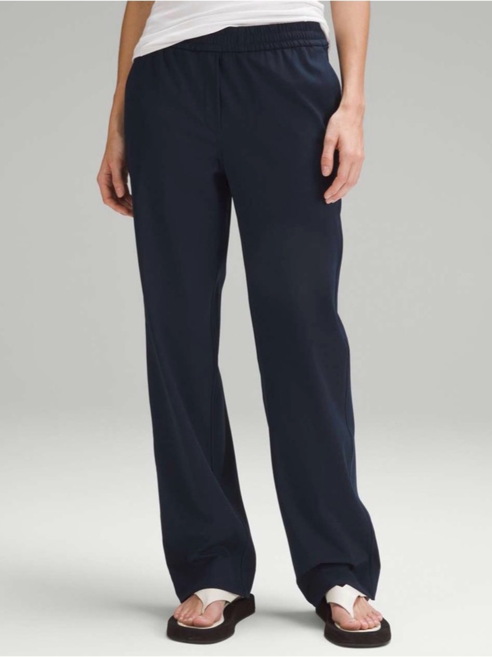 Lululemon Luxtreme Mid-Rise Straight-Leg Trouser in True Navy Size Medium pre❤️